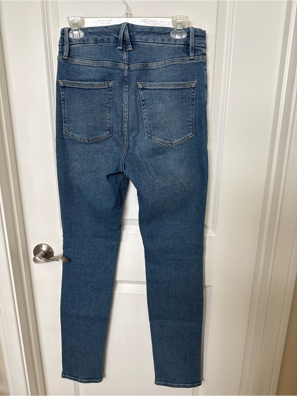 Good American Good Classic Stacked Jeans - Picture 2 of 5